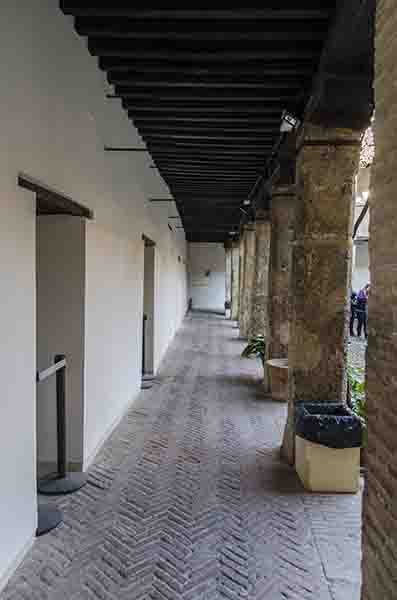 Granada 235 - Corral del Carbón.jpg